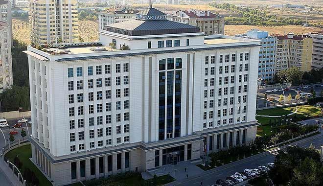 'AKP'de üç eski bakan istifa kararı aldı'