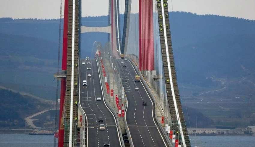 Bakan Karaismailoğlu: 1915 Çanakkale Köprüsü'nden 5 ayda 2 milyon araç geçti