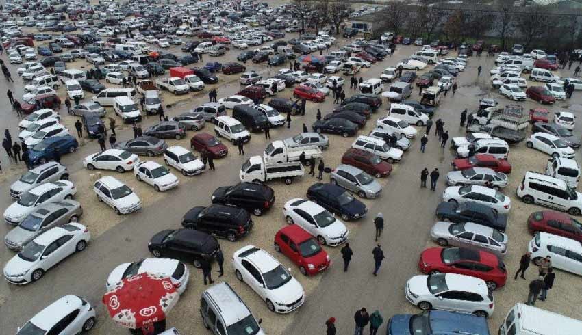 Sıfırda benzinli diyen ikinci elde dizele bakıyor!