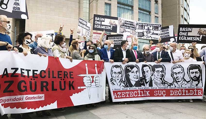 5 gazeteciden biri yargılandı, 72 gazeteci cezaevinde