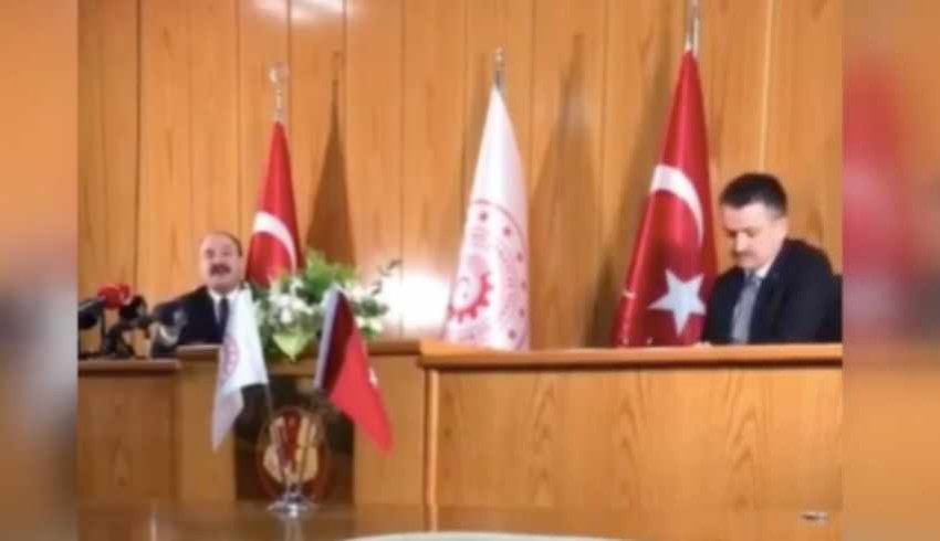 AA muhabirinden iki bakanı şoke eden soru: AK Parti ismi şaibelerle anılan Süleyman Soylu'dan daha mı küçük?