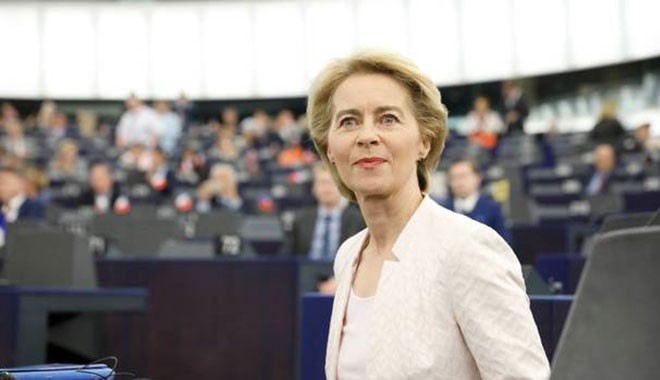 AB Komisyonu Başkanlığına Ursula von der Leyen seçildi