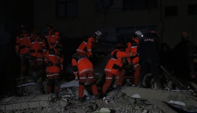 Elazığ'daki depremde hayatını kaybedenlerin sayısı 35'e çıktı