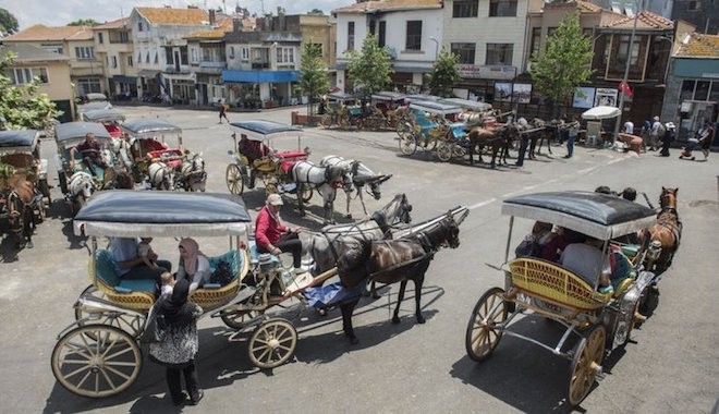 İBB, Adalar'daki at ve faytonlar için 90 milyon TL ödeyecek