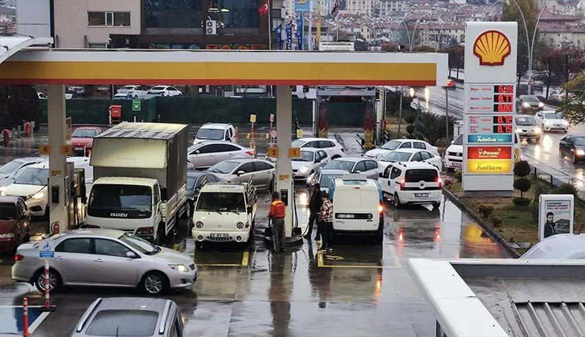 'Benzini Shell'den, aklı kelden' dediler, akaryakıta gizli zam yaptılar!