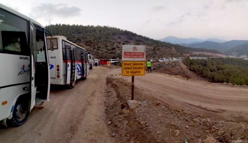 Akkuyu Nükleer Santrali'nde maaşlarını alamayan işçiler yol kapattı