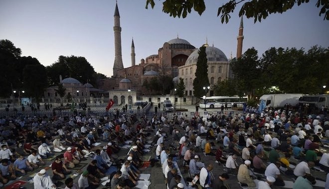 Ankara, İzmir, İstanbul'da bayram namazı saat kaçta? İşte il il namaz vakitleri..