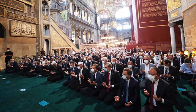 Ayasofya protokolü: Bakanlar arkalarda kaldı