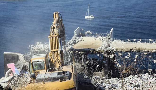 Bakan açıkladı: O projedeki 54 villa yıkılıyor