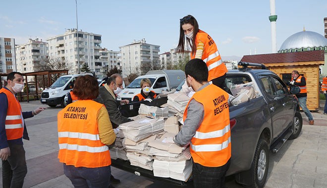 Belediyelerden medyaya çağrı: Ücretsiz getirin, gazetenizi dağıtalım