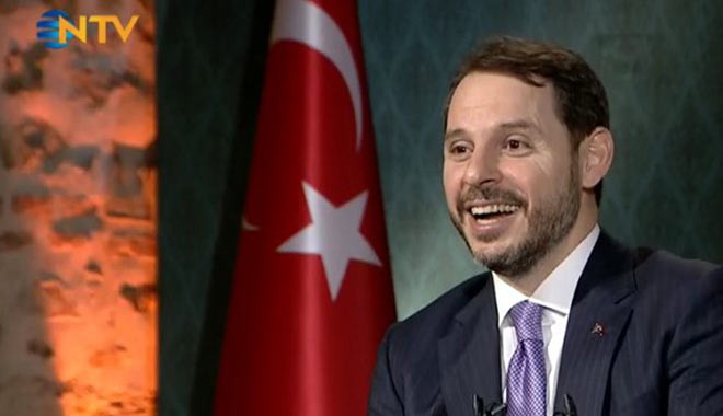 Berat Albayrak'ın anlattığı fıkra canlı yayına damga vurdu