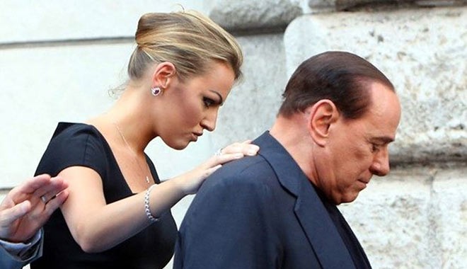 Berlusconi’nin 53 yaş küçük sevgilisiyle ilişkisi resmileşti