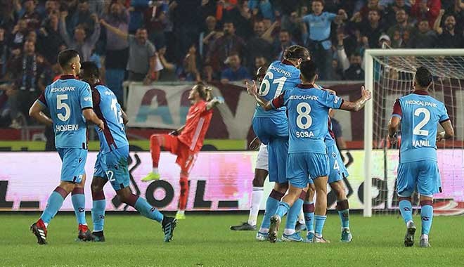 Beşiktaş dağıldı, Trabzonspor şov yaptı: 4-1