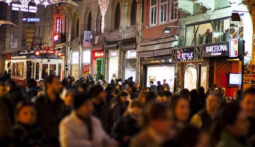 Beyoğlu sokaklarınca casus savaşları!