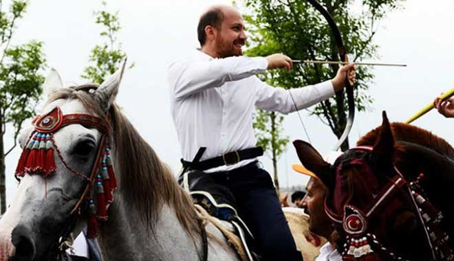 Okçular Vakfı etkinliği 'Cumhurbaşkanlığı himayelerinde' kamu spotu oldu