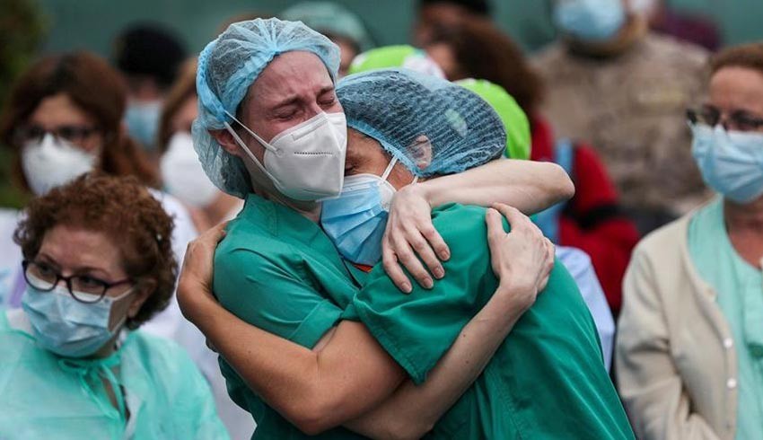 Koronavirüsten vefat eden sağlık çalışanı yakınlarına aylık bağlanacak