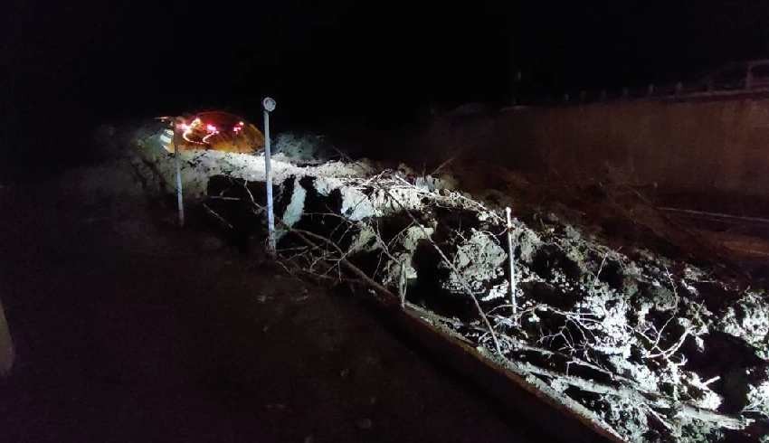 Bolu Dağı'nda toprak kaydı: Tem sabaha kadar kapalı