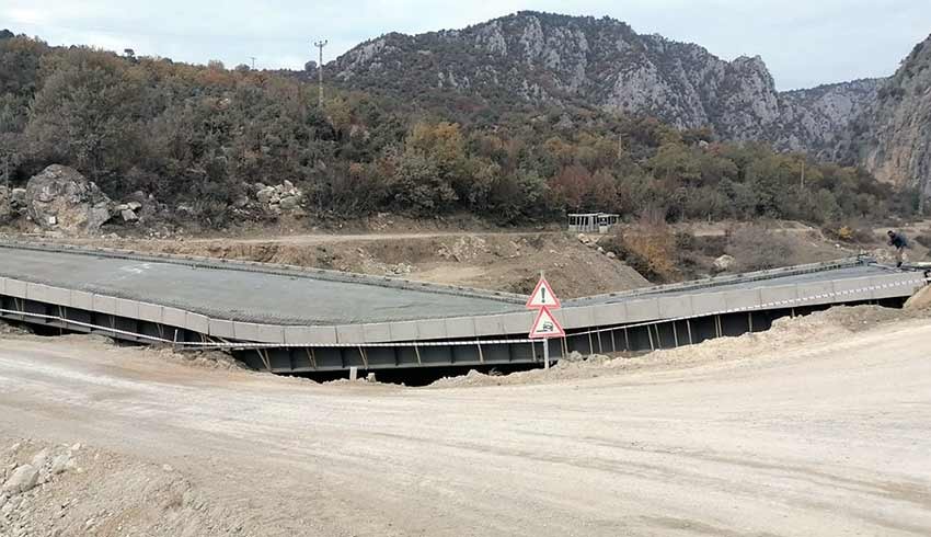 Bu nasıl mühendislik: Samsun'da inşaat halindeki köprü kendiliğinden çöktü!