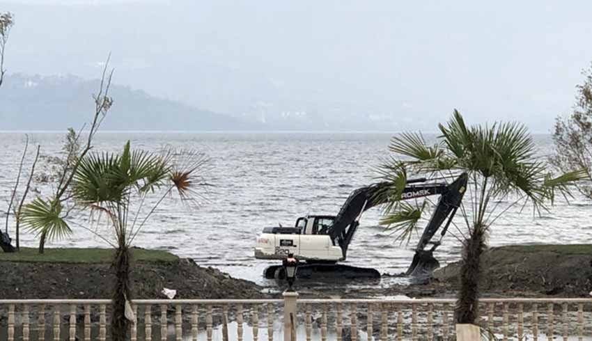 CİMER'e şikayet yağdı! Sapanca Gölü'nü talan ettiler