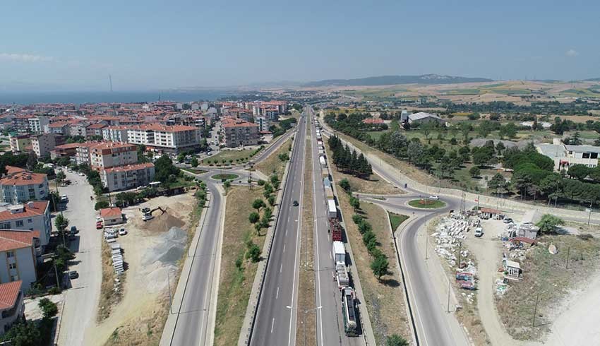 Çanakkale'de bayram trafiği uzadı! Feribot kuyruğu tarihe karışacak