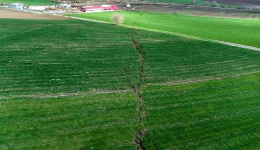 Fransız jeofizikçi Pichon: Türkiye 4 metre batıya kaydı