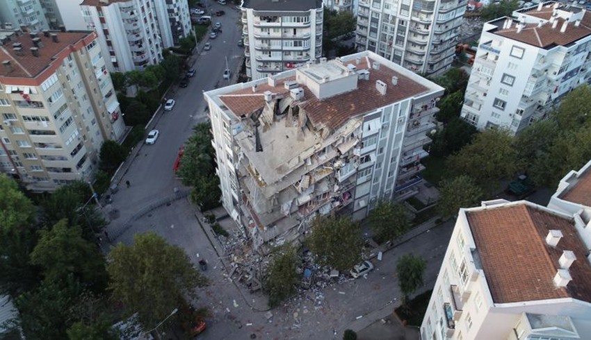 Depremde en çok 20-30 yıllık binalar hasarlı