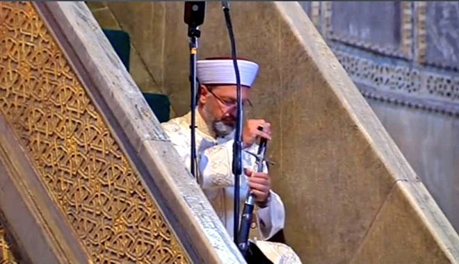 Ayasofya'da tarihi gün! Diyanet İşleri Başkanı'ndan kılıç geleneğiyle cuma hutbesi: Fetih'e selam olsun