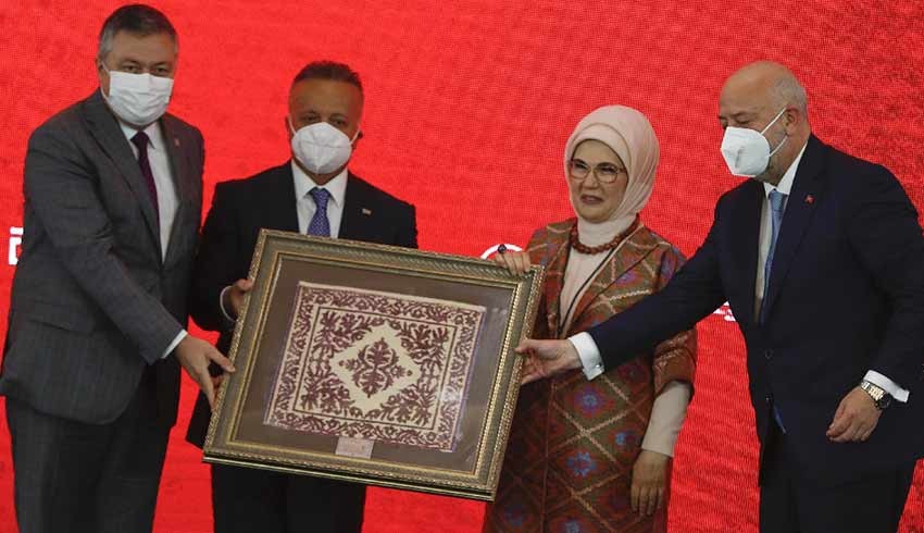 Emine Erdoğan: Hayatın dönüm noktaları dokumalarla anlam kazanır