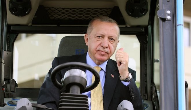 Erdoğan: Birileri fildişi kulelerde ahkam keserken, biz büyük ve güçlü Türkiye hedefimize kararlılıkla yürüyoruz