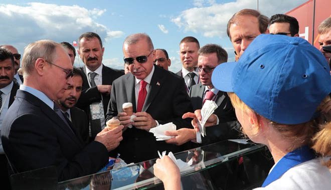 Erdoğan, Putin'e dondurma ısmarlattı: Benim parayı da veriyorsun değil mi