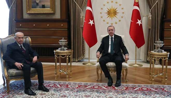 Erdoğan ve Bahçeli seçim tarihi için el sıkıştı!