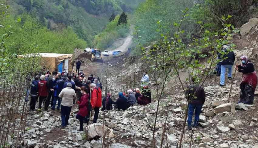 Eylemler sürerken Cengiz İnşaat'a ikinci taş ocağı izni