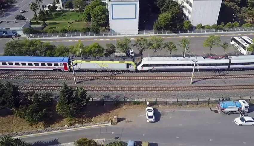 Facianın eşiğinden dönüldü! Tuzla'da iki tren kafa kafaya çarpıştı