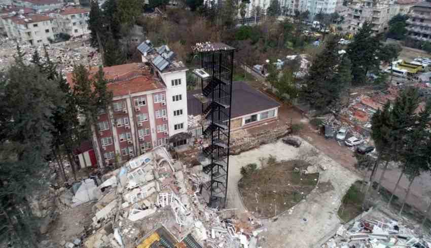 Felaket göz göre göre geldi: Hatay'ı tuzlu kum yıktı