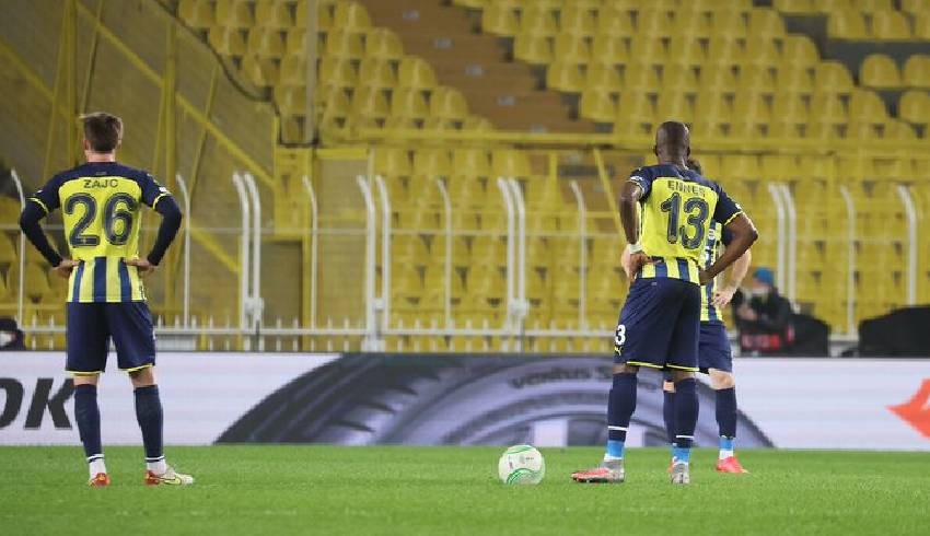 Fenerbahçe, Kadıköy'de Slavia Prag’a yenildi