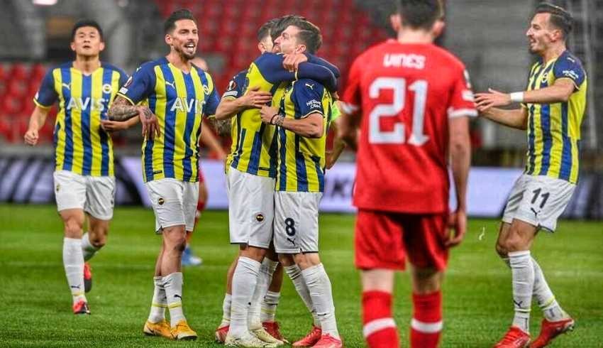 Fenerbahçe direkleri geçemedi! 2-2