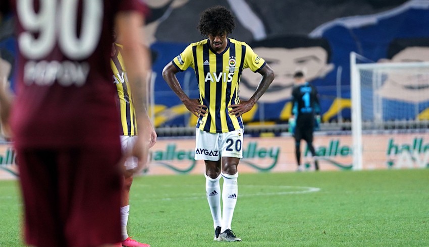 Fenerbahçe 9 kişi kalan Hatayspor'la berabere kaldı