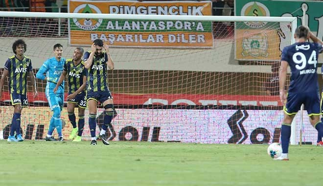 Fenerbahçe ilk yenilgisini aldı: 3-1