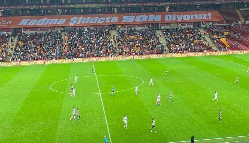 Fenerbahçe'nin kadın futbolcuları 7 Aralık'ta Galatasaray'a 7 attı