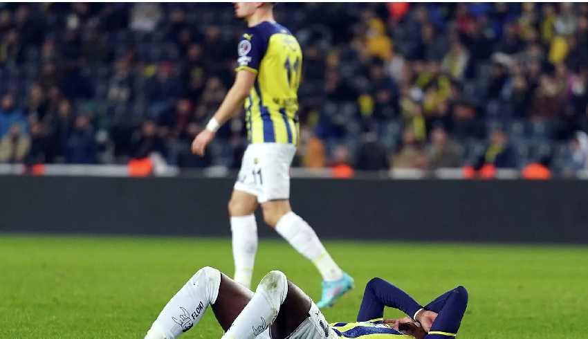 Fenerbahçe taraftarından yönetime istifa çağrısı