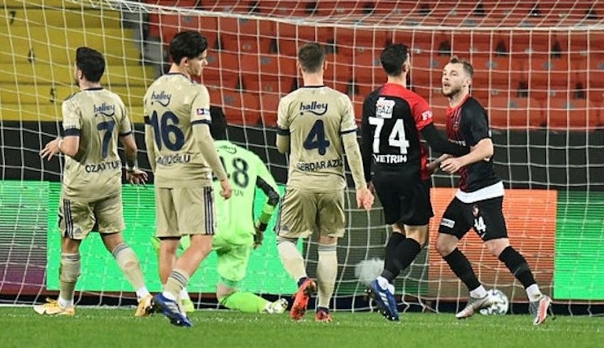 Fenerbahçe'ye bir darbe de Gaziantepspor'dan