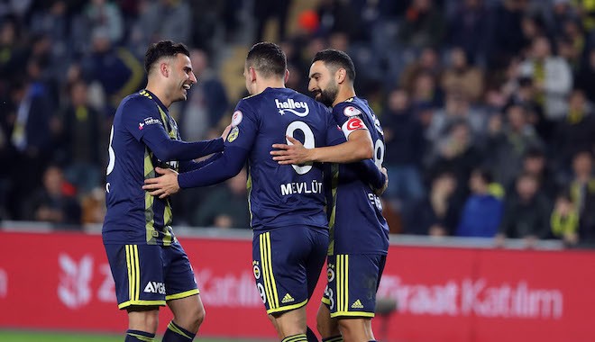 Fenerbahçe yedeklerle kazandı