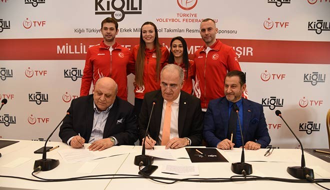 Fenerbahçeli Abdullah Kiğılı, Filenin Sultanları ve Filenin Efelerine sponsor oldu