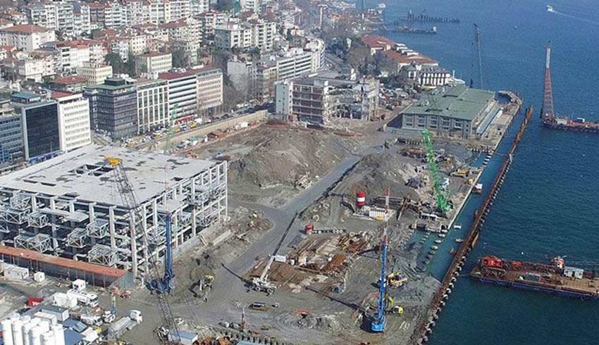 Galataport şantiyesinde maaşları ödenmeyen işçiler iş bıraktı