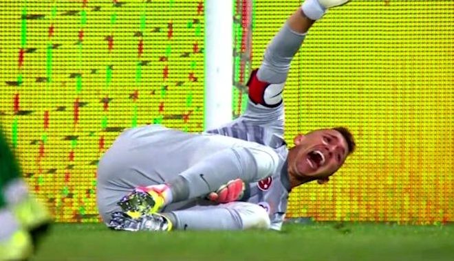 Galatasaray’da büyük şok! Muslera'nın ayağında 2 kırık tespit edildi