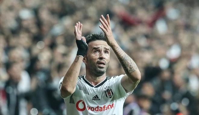 Gökhan Gönül, Beşiktaş'a veda etti