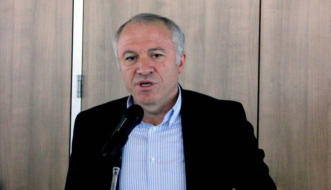 Akit, FETÖ'nün iç edilen paralarını soran yazarını gönderdi