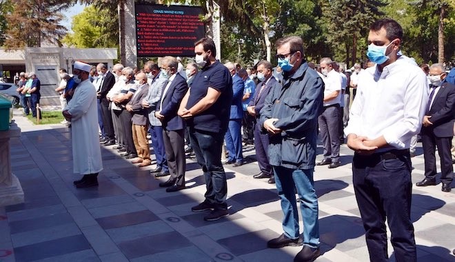 Hisarcıklıoğlu, arkadaşı Asaf Mehmetbeyoğlu'nu son yolculuğunda yalnız bırakmadı