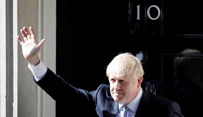 Johnson AB'den imzasız mektupla Brexit ertelemesi istedi