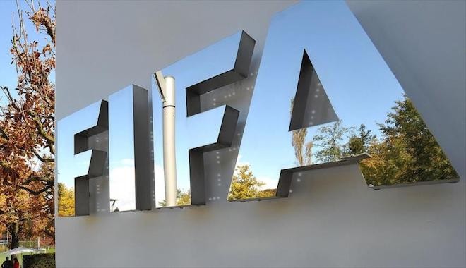 Irkçılık yapan futbolcuya FIFA'dan ceza